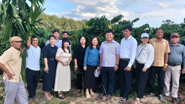 XÃ ĐĂK TÔ ĐÓN TIẾP ĐOÀN CÔNG TÁC XÃ SUỐI TRAI ĐẾN THAM QUAN, HỌC TẬP KINH NGHIỆM CÁC MÔ HÌNH SẢN XUẤT NÔNG NGHIỆP TRÊN ĐỊA BÀN XÃ